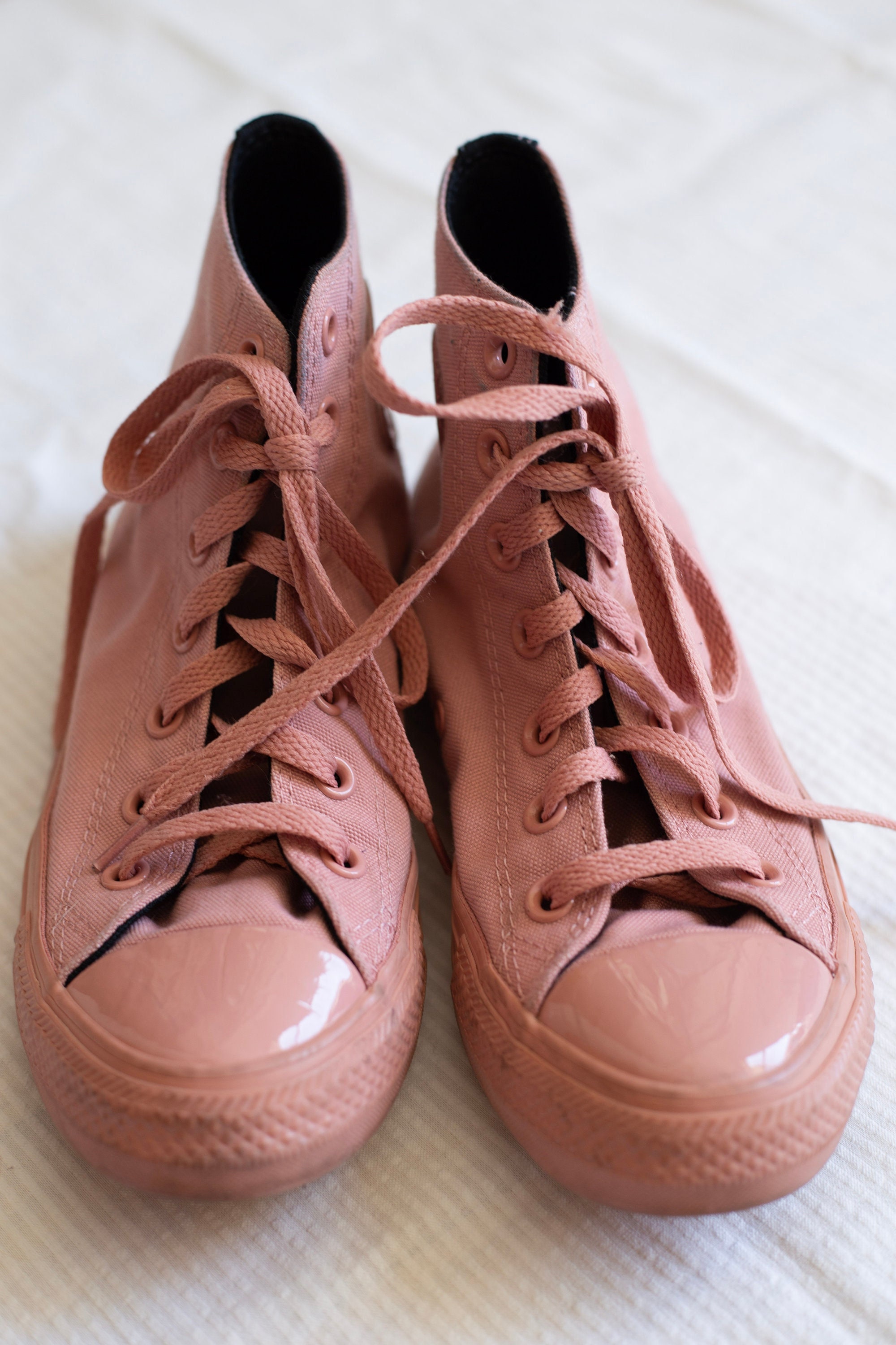 Pink opi converse deals