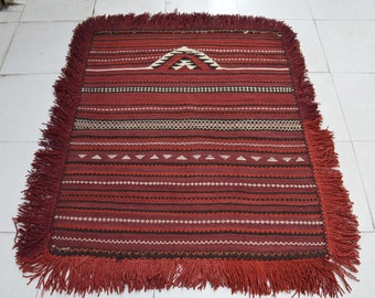 ビンテージ　アフガンラグ キリム　アンティーク 敷物　インテリア 個性的なアンティークキリム柄でお部屋が華やかになるラグ(L)/RD