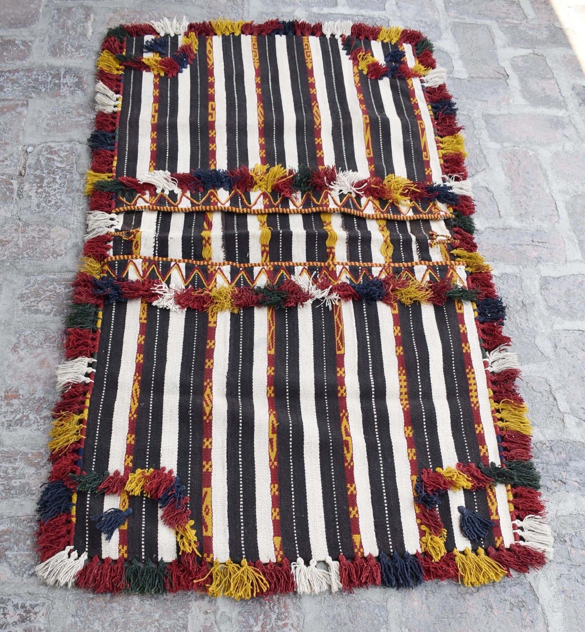 2'6 X 4'10 Feet, Gorgeous Handmade Vintage Afghan Khorjin