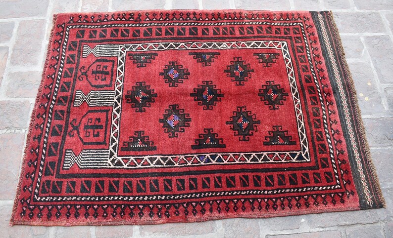 3'1 x 4 Feet, Beautiful handmade vintage afghan baluch area rug, 100% wool rug, home decor rug, kitchen rug, small vintage rug, small rug image 4