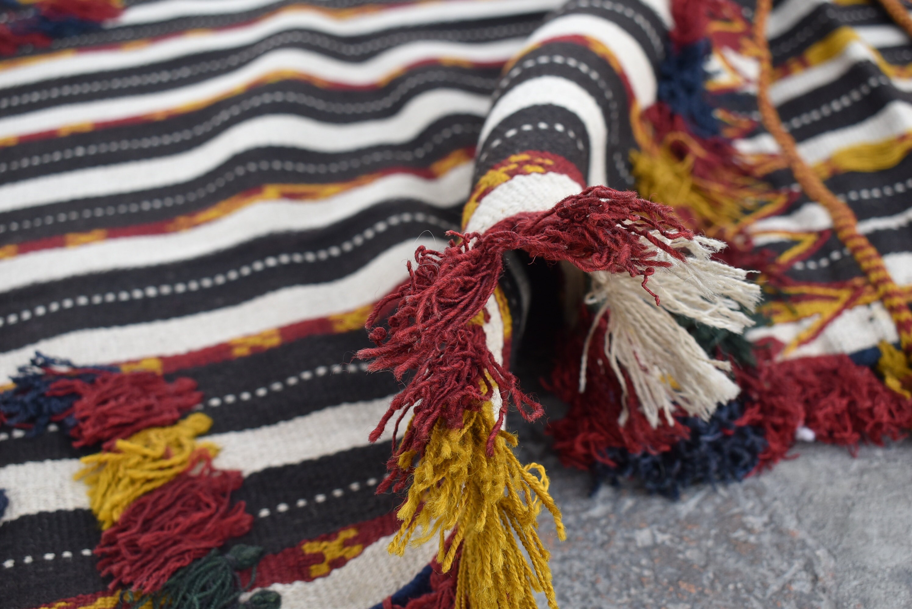 2'6 X 4'10 Feet, Gorgeous Handmade Vintage Afghan Khorjin