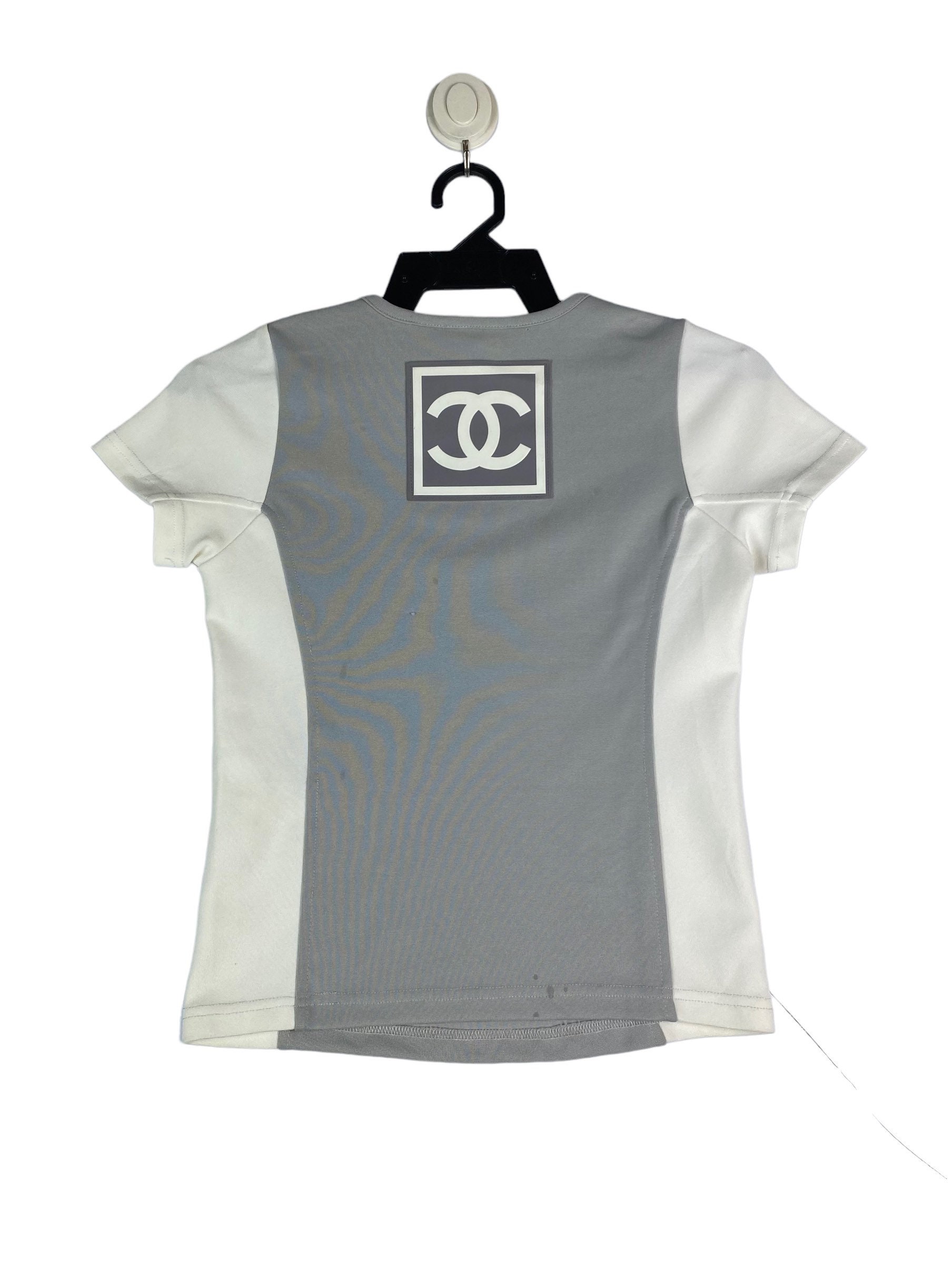 CHANEL WHITE & GREY CC LOGO TEE