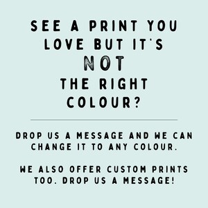 Pode incluir: Texto sobre um fundo azul claro que diz: "V&ecirc; uma impress&atilde;o que adoras, mas n&atilde;o &eacute; da cor certa? Envia-nos uma mensagem e podemos mud&aacute;-la para qualquer cor. Tamb&eacute;m oferecemos impress&otilde;es personalizadas. Envia-nos uma mensagem!"