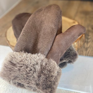 Wrist mittens, city mittens, 100 percent SHEEP skin, shearling and suede finish, very soft and warm, medium size