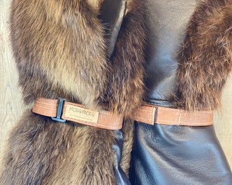 Long mittens, real beaver fur, fur thumbs, leather palms, removable lining, adjustable leather straps on the wrist.