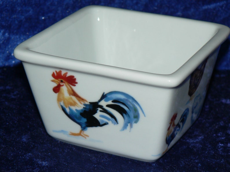 Small chicken cockerel hen design deep Square dish nibbles pies pasta sweets
