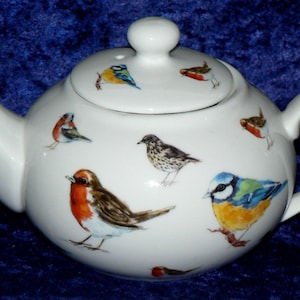 Garden Birds teapot 2 cup or 6 cup teapot decorated allover with popular garden birds Robin, Bluetit.Thrush,Chaffinch 6 cup tepot