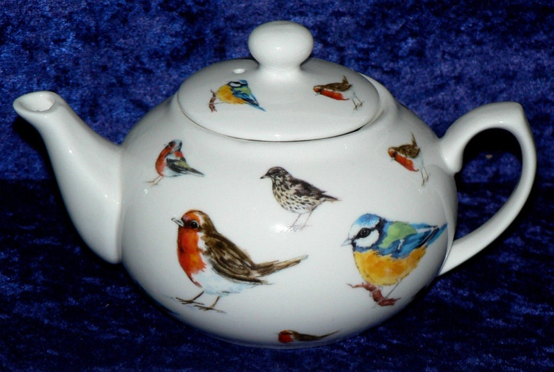 Garden Birds teapot 2 cup or 6 cup teapot decorated allover with popular garden birds Robin, Bluetit.Thrush,Chaffinch 6 cup tepot