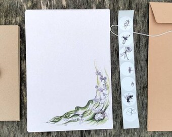 Fantasy forest writing set. Eco friendly, letter writing stationery, with frog, toad, mushrooms. Goblincore theme holloween party invites