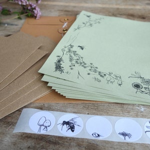 Set d'écriture Woodland. Ensemble de papeterie respectueux de l'environnement fabriqué avec du papier recyclé. Un coffret cadeau pour les jardiniers ou les amoureux de la faune image 5