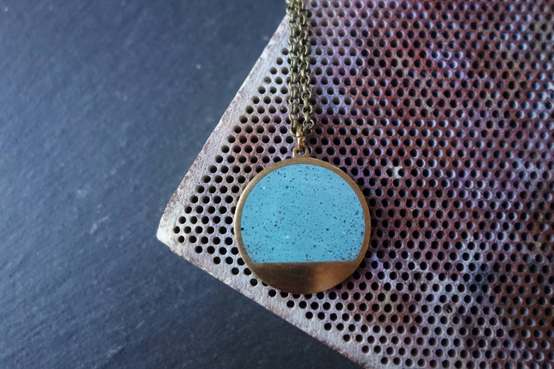 CHOKER Geometric necklace in colored CEMENT. Small geometric necklace, elegant and minimal. Brass circle image 8