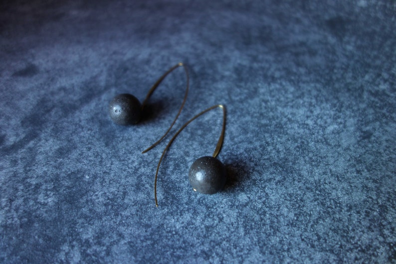 RAW PENDANT CONCRETE ball earrings. A perfect Christmas architect or engineer gift, made in Italy, available in black or gray cement. image 8