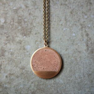 CHOKER Geometric necklace in colored CEMENT. Small geometric necklace, elegant and minimal. Brass circle image 5