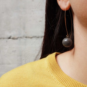 RAW PENDANT CONCRETE ball earrings. A perfect Christmas architect or engineer gift, made in Italy, available in black or gray cement. image 2