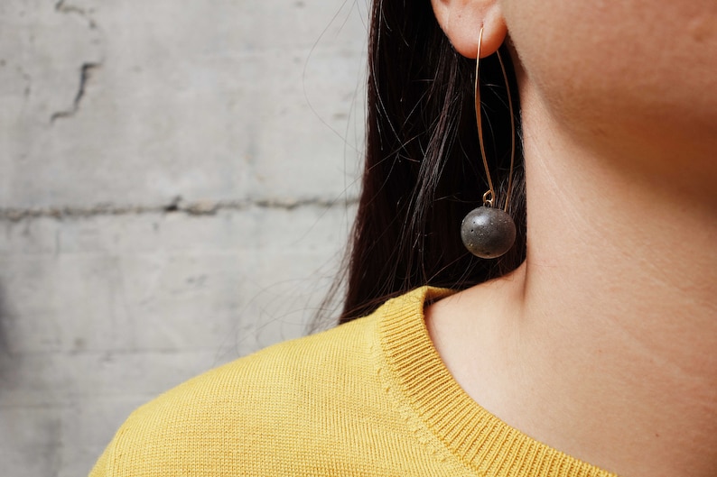 RAW PENDANT CONCRETE ball earrings. A perfect Christmas architect or engineer gift, made in Italy, available in black or gray cement. image 2