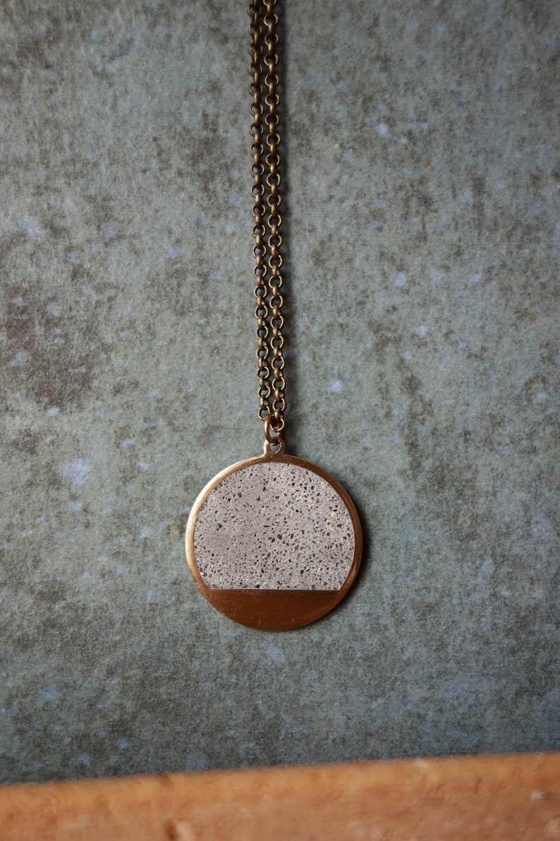 CHOKER Geometric necklace in colored CEMENT. Small geometric necklace, elegant and minimal. Brass circle image 6