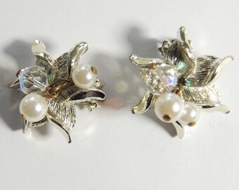 Vintage Kramer costume jewelry clip on earrings