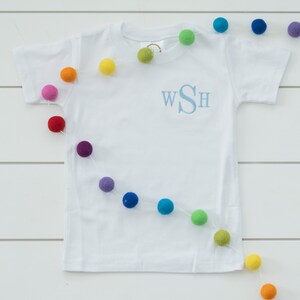 Jungen gesticktes Monogramm Shirt Bundle