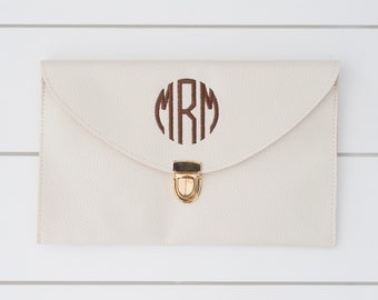 Pochette enveloppe monogrammée // Pochette monogramme