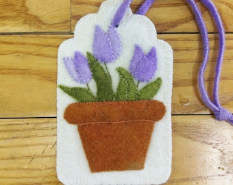 Hand-dyed Wool Tulip Tag KIT
