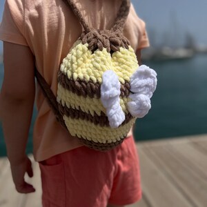 Crochet Bumblebee Bag/Backpack Pattern: Plush Yarn, No-Sew 2-in-1 (PDF Pattern) image 10