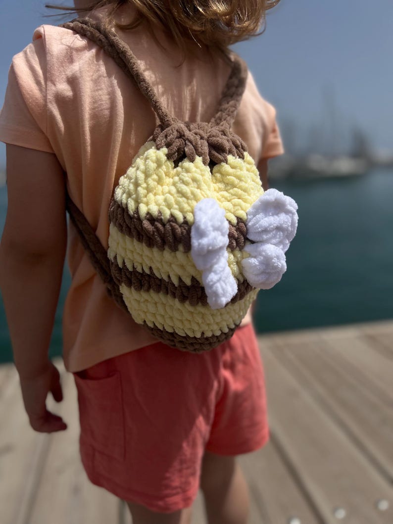 Crochet Bumblebee Bag/Backpack Pattern: Plush Yarn, No-Sew 2-in-1 (PDF Pattern) image 10