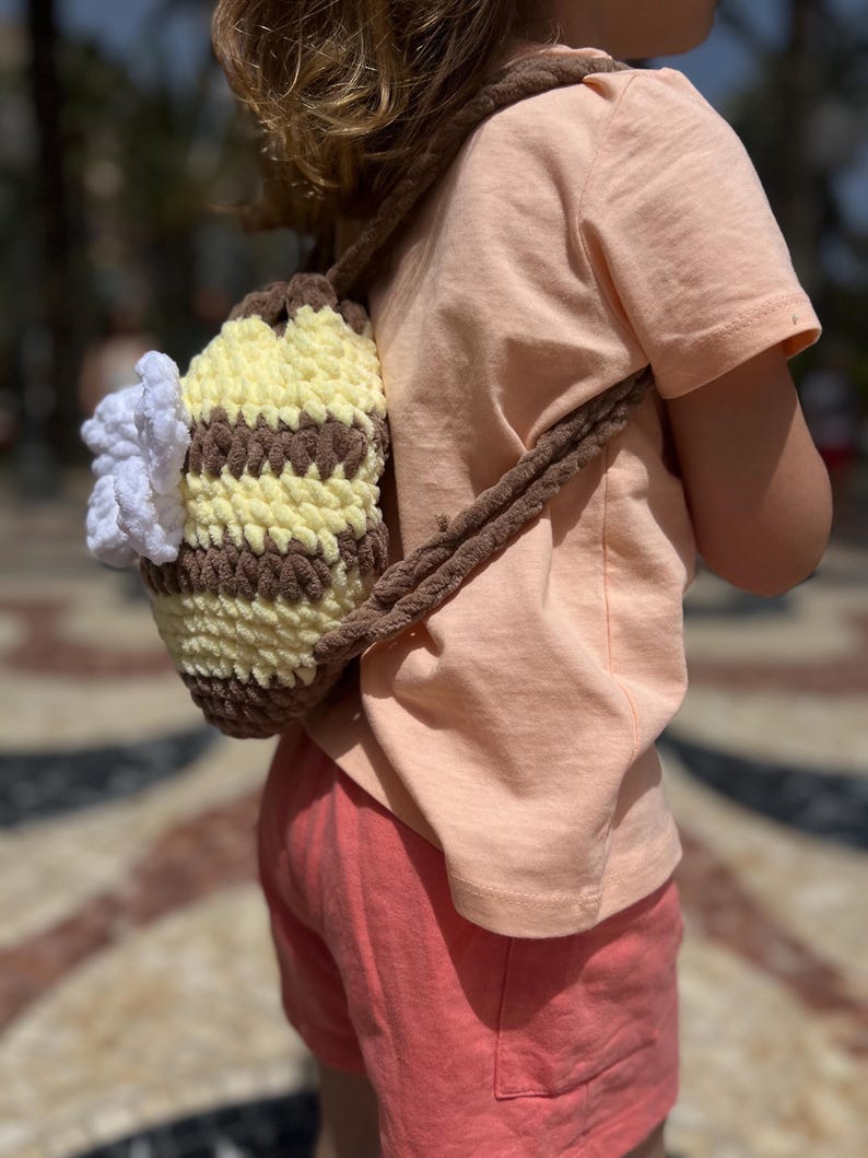 Crochet Bumblebee Bag/Backpack Pattern: Plush Yarn, No-Sew 2-in-1 (PDF Pattern) image 9