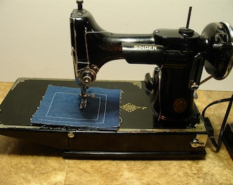 Singer 221 Fetherweight sewing machine 1930-1935 year  RARE
