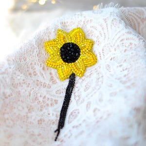 Sunflower Beaded Brooch – Handmade Yellow Flower Pin, Ukrainian Jewelry, Seed Bead Sunflower Jewelry, Floral Statement Brooch, Gift for Her
