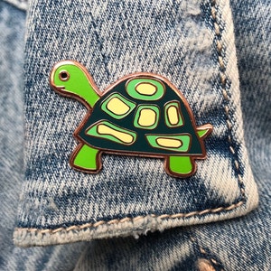 Tortoise Pin Badge - Tortoise Pin - Tortoise Lapel Pin Badge - Tortoise Enamel Pin - Tortoise - Tortoise Gift - Tortoise Jewellery - Badge