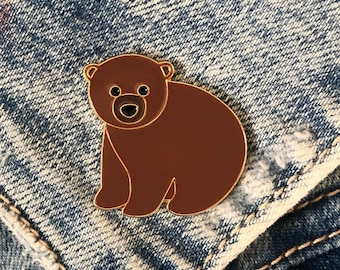 Brown Bear Enamel Pin Badge, Cute Bear Pin, Woodland Animal Pin, Bear Lapel Pin for Jacket Backpack Hat, Nature Lover Gift, Animal Pin Badge