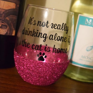Cat Wine Glass, Glitter Dipped Wine Glass, Glitter Wine Glass, Funny Wine Glass, Stemless Wine Glass, Cat Gift, Cat Gifts