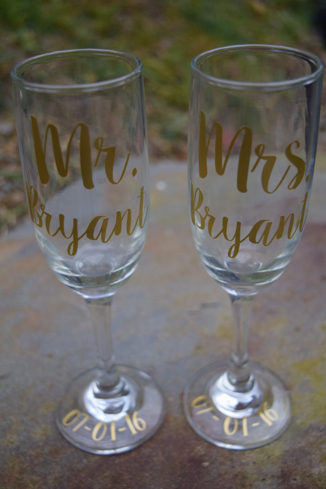 Champagne Flutes Mr and Mrs Champagne Flutes Wedding Gift Etsy