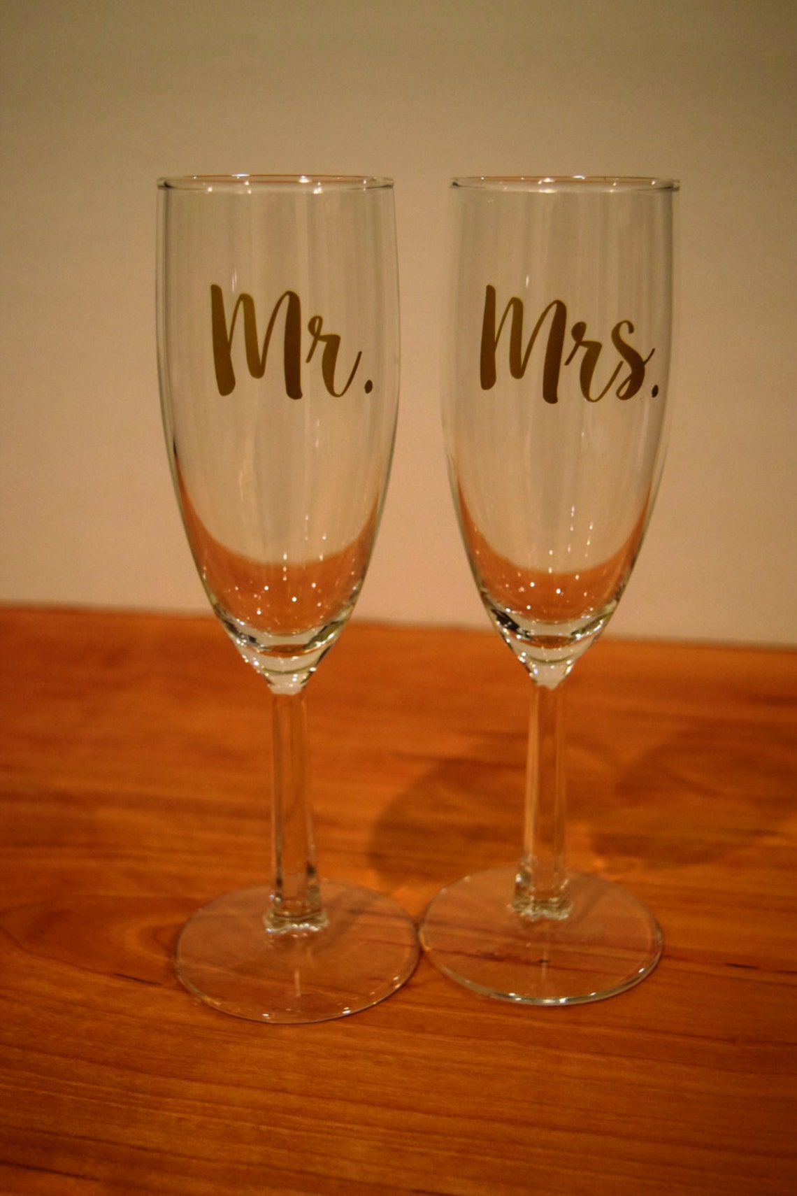 Champagne Flutes Mr and Mrs Champagne Flutes Wedding Gift Etsy