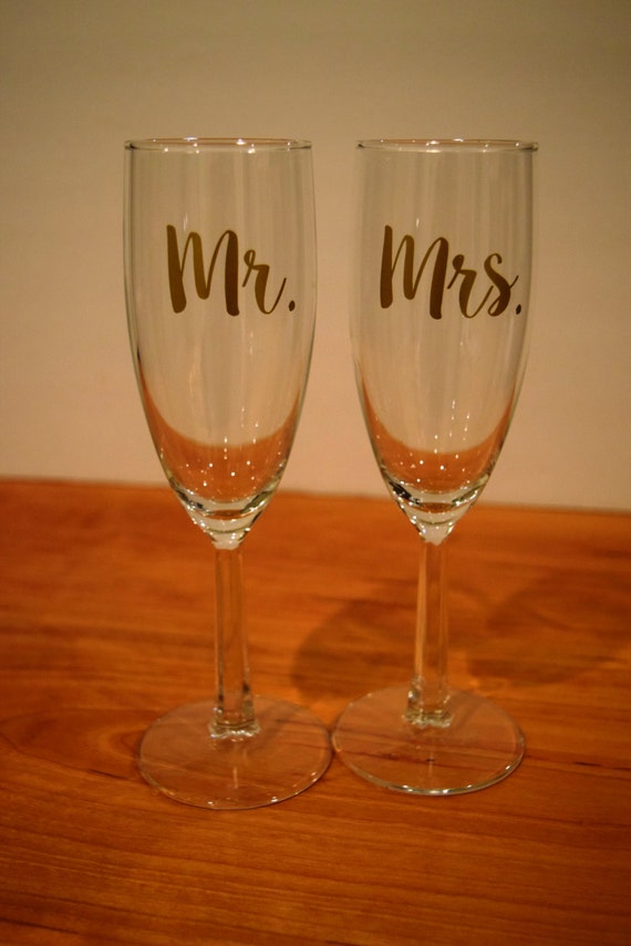Champagne Flutes Mr and Mrs Champagne Flutes Wedding Gift Etsy