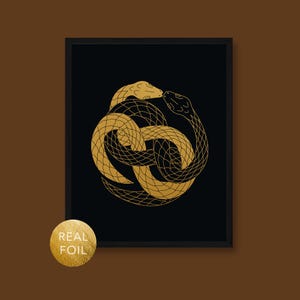 Impresión artística de serpiente audaz, póster de serpiente negra, impresión en papel dorado, decoración de dormitorio gótica oscura y melancólica, arte de pared maximalista, impresiones de animales de reptiles