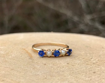 Anillo antiguo de oro amarillo de 14 quilates con zafiro y perla - Talla 5,75