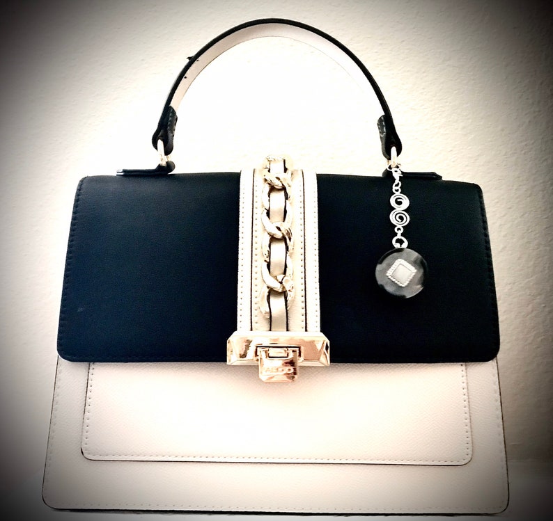 Brooch or Pin Pearly Black And Gray