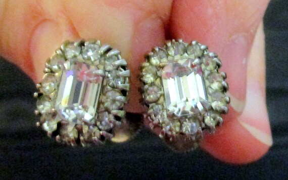 Glittering faux diamond Screw on Earrings - image 1