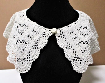 White crocheted collar