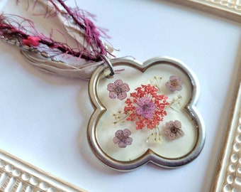 Dry Flower Necklace, Botanical Dried Flowers Jewery, Mother’s Day Gift, Florist Gift, Flowers in Resin, Nature Lover Gift, Gift for Gardener