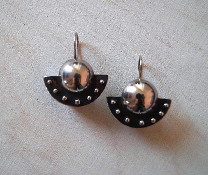 Half-round earrings in blackened sterling silver, semi-circles in sterling silver, half moon, fan-shaped, modern art deco, gift for her image 2