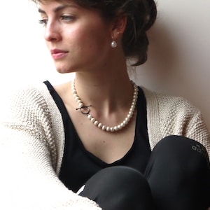 Pearl earrings with freshwater pearl in silver pearl shell