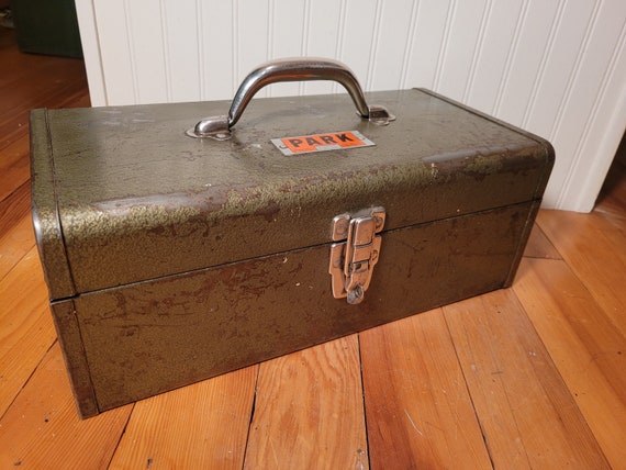 Vintage park Green Metal Tool Box 16 Inch USA TACKLE BOX Model 83333,  Industrial, Man Cave, Rat Rod, Eclectic, Vintage Fishing, Display -   Sweden