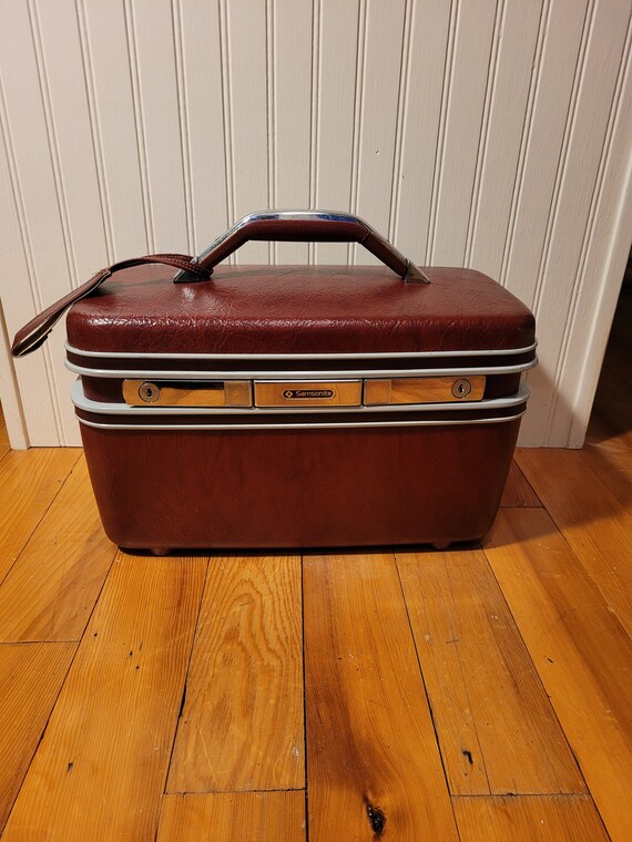 vintage luggage train case Gem