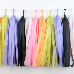 tassel garland Halloween♡ Halloween Yarn Tassel Garland – West Main Creations