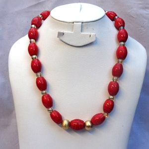 Coral Beads with Gold balls Necklace Jewellery image 1