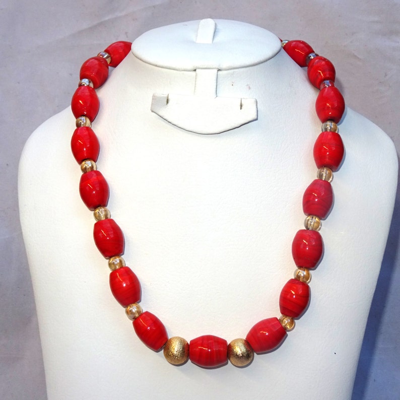 Coral Beads with Gold balls Necklace Jewellery image 4