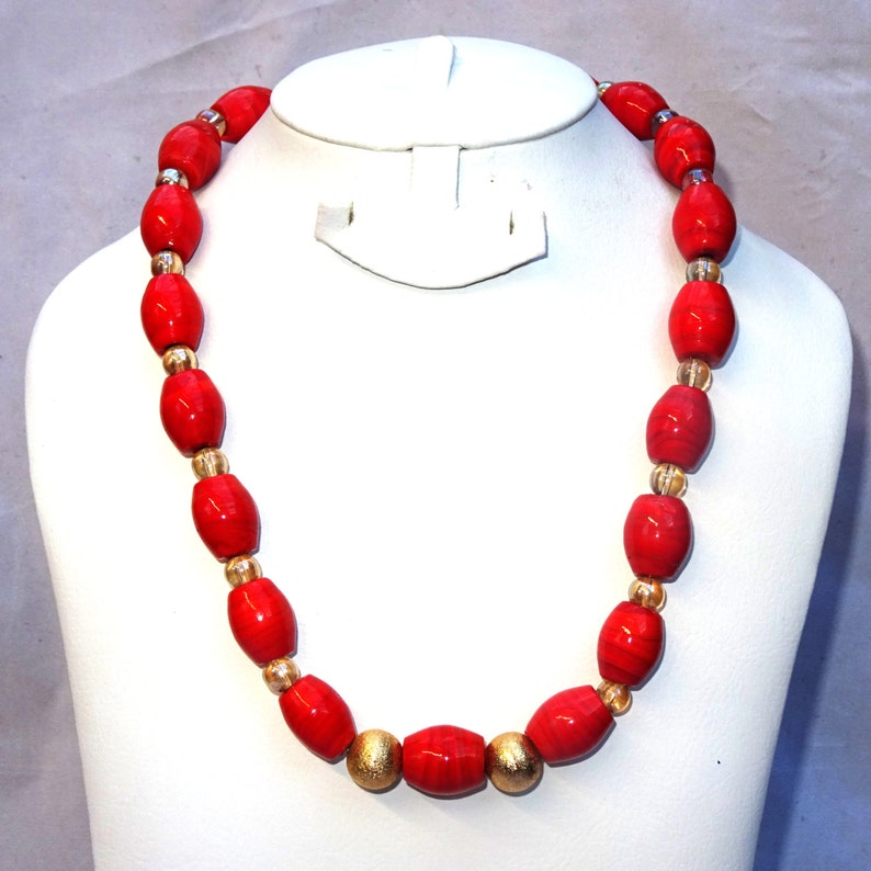 Coral Beads with Gold balls Necklace Jewellery image 3