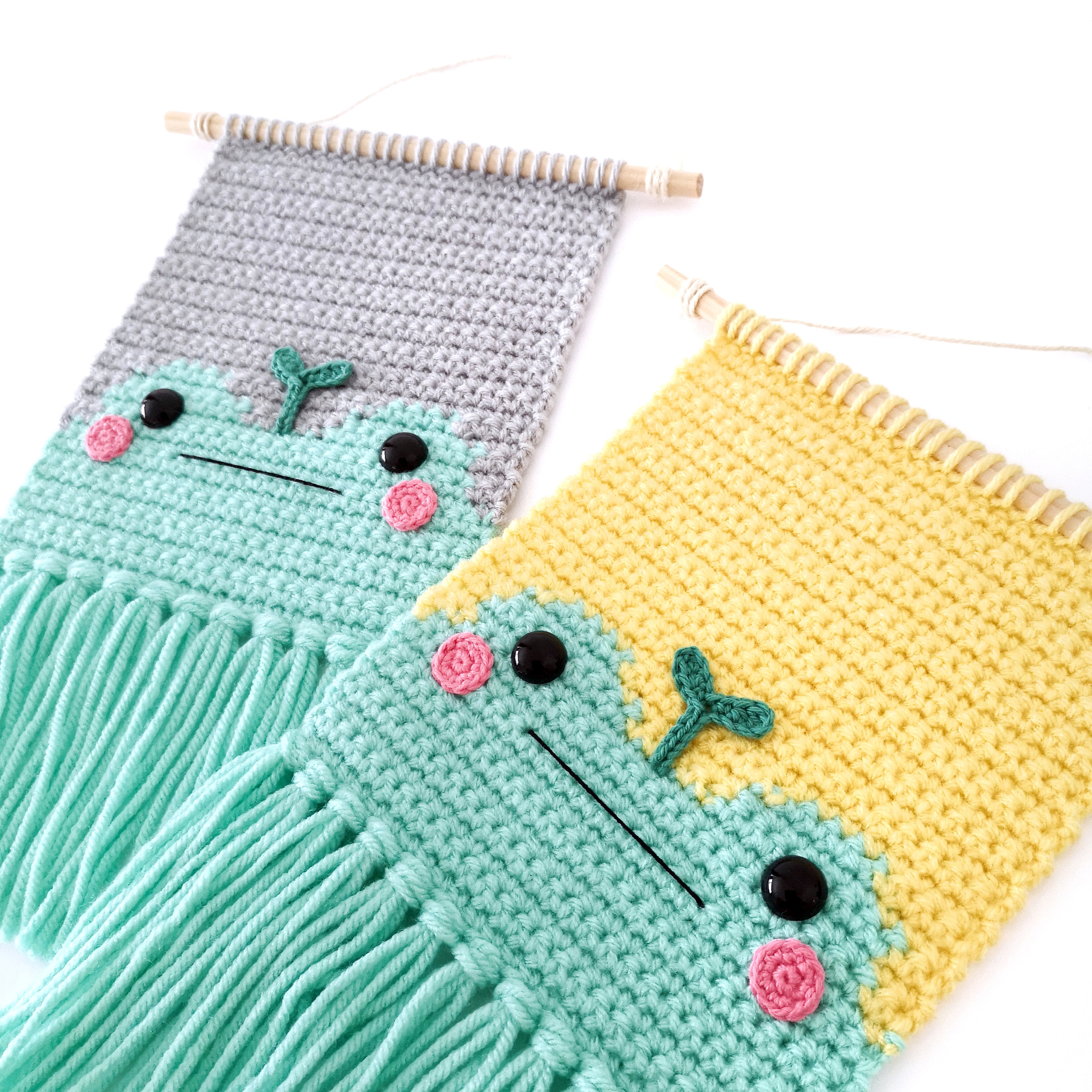 40 Frog and Toad Crochet Patterns for Plush Toys, Bags, Decor, and Gifts 5 Frog Wall Hanging Crochet